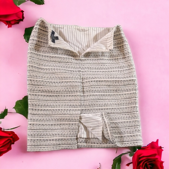 Le Chateau size 7/8 Pencil skirt - Picture 4 of 5